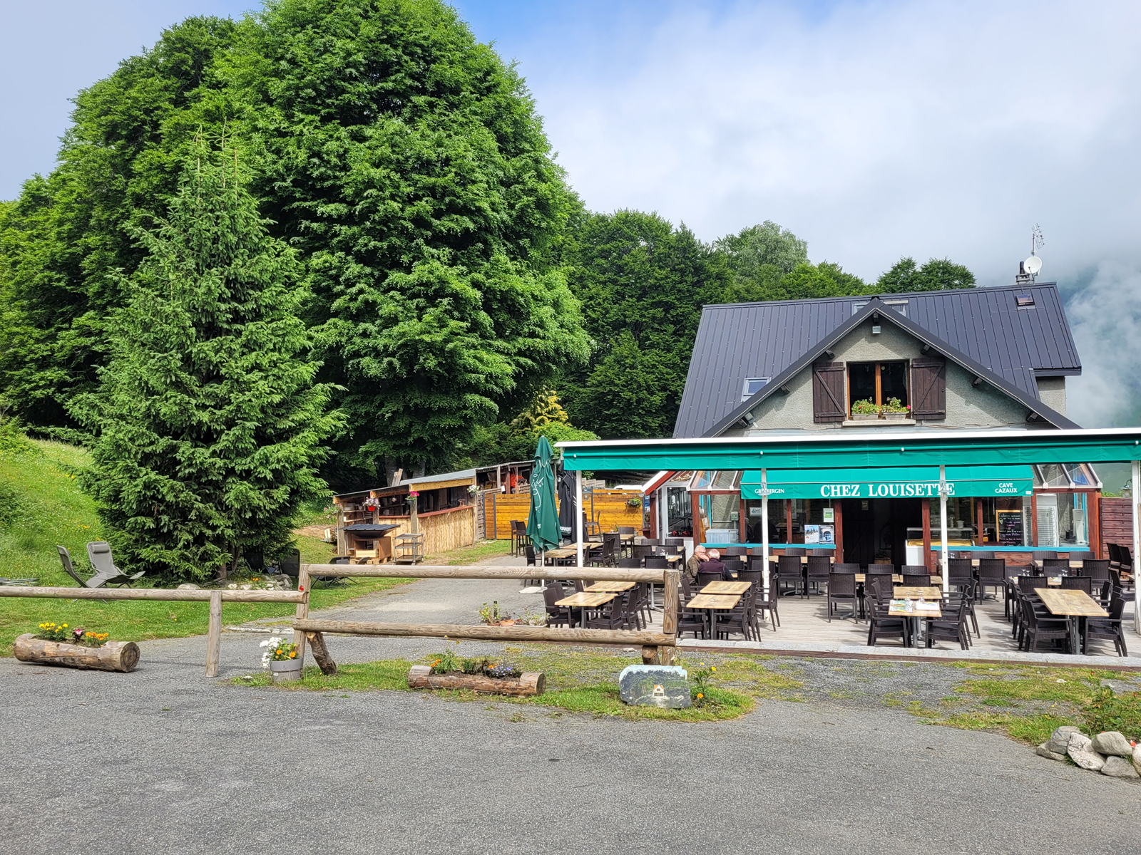 L'Auberge du Lienz "Chez Louisette" - Une cuisine de terroir face au Pic du Midi