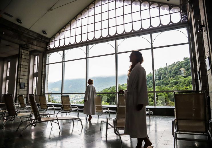 Relaxation and rejuvenation at the Thermes de  ...