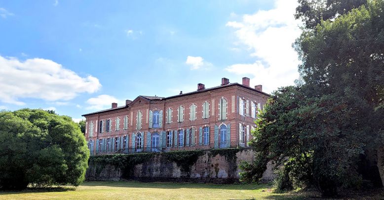 The Château de Merville & its Labyrinth: wonde ...
