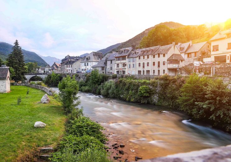 Arreau, a jewel of the Pyrenees on the edge of ...
