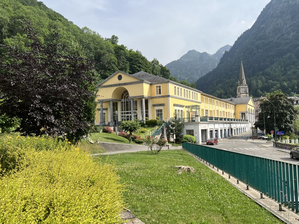 Les Thermes de Cauterets - Cures thermales voies respiratoires et rhumatologie en Hautes-Pyrénées