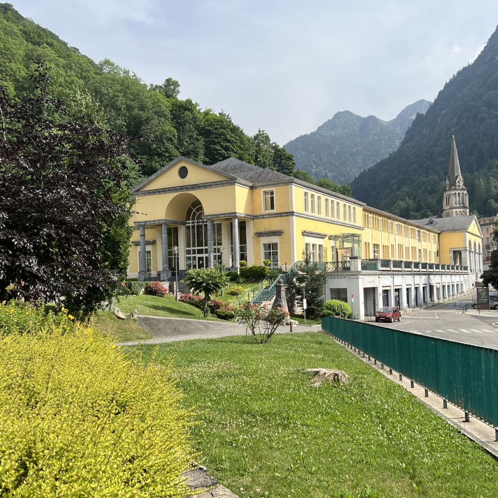 Les Thermes de Cauterets - Cures thermales voies respiratoires et rhumatologie en Hautes-Pyrénées